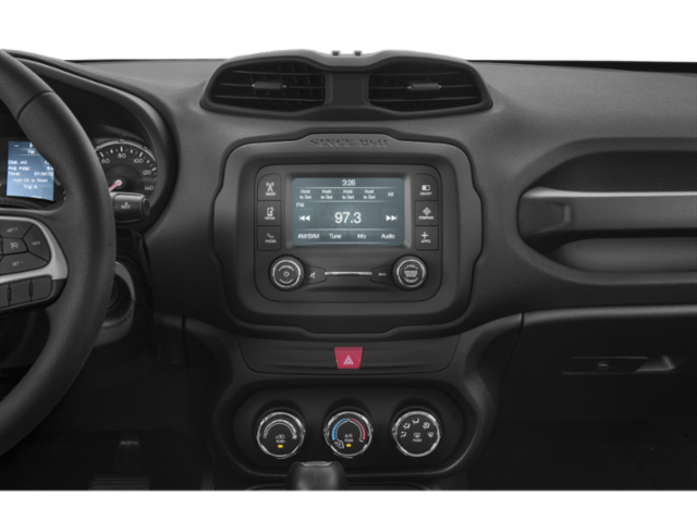 Used 2018 Hypergreen Clearcoat Jeep Latitude image 7