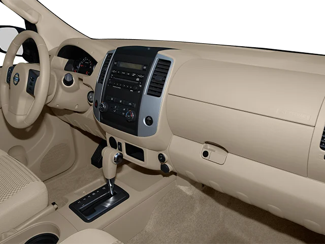 Used 2013 White Nissan S image 15
