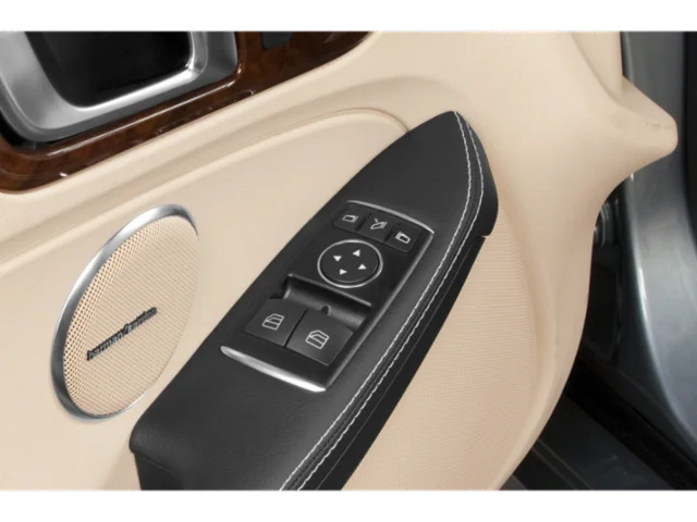 Used 2015  Mercedes-Benz SLK 350 image 18