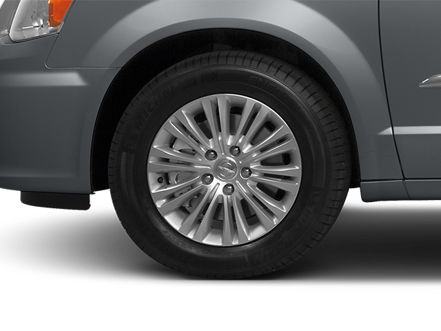 Used 2014 White Chrysler Touring image 8