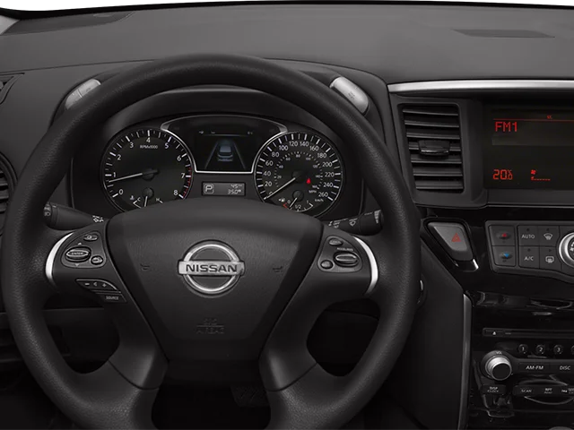 Used 2014 Cayenne Red Nissan SV image 4
