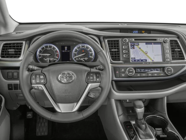 Used 2016 White Toyota XLE V6 image 4