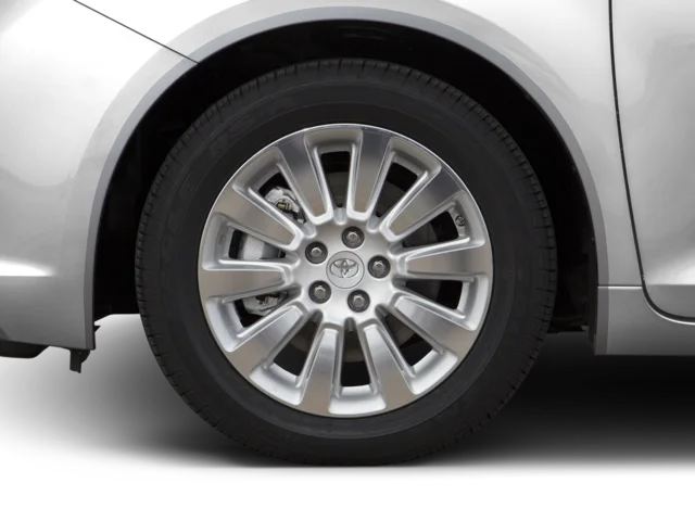 Used 2016 Blizzard Pearl Toyota XLE image 8