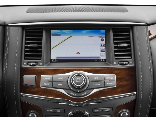 Used 2017  INFINITI RWD image 17