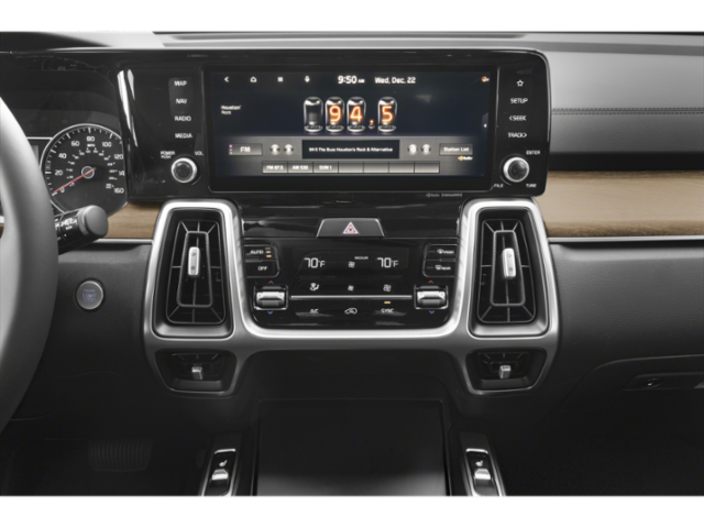 Used 2022  Kia EX image 10