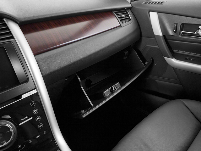 Used 2014 Tuxedo Black Metallic Ford SE image 15