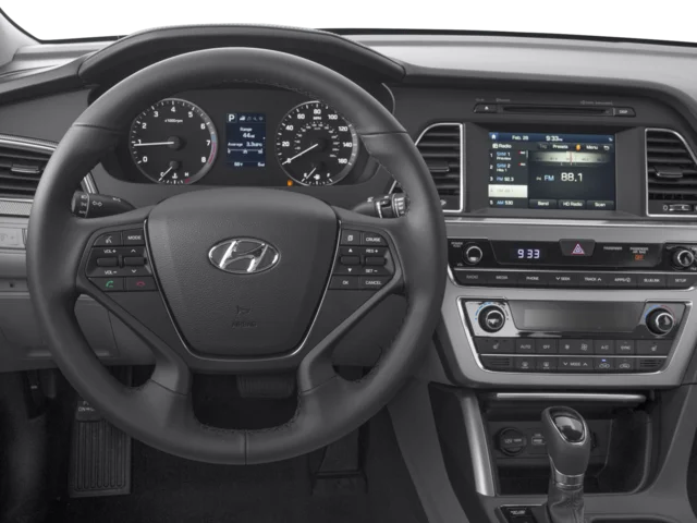 Used 2017 Quartz White Pearl Hyundai Sport image 4