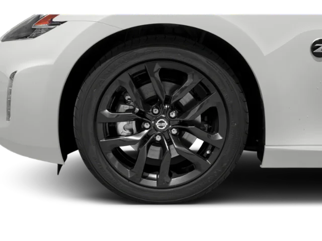 Used 2020 Red Nissan  image 8