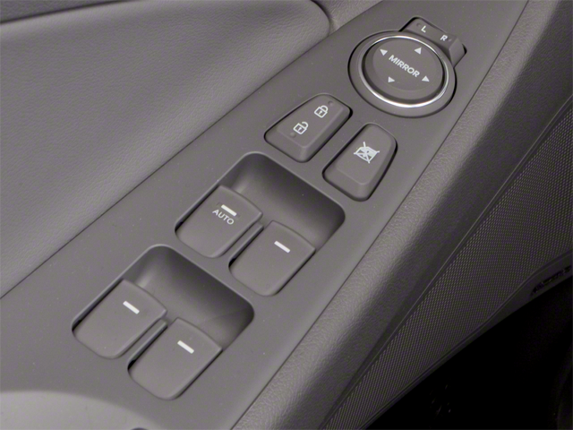 Used 2013 Black Hyundai GLS image 17