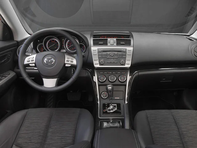 Used 2009 White Mazda i Grand Touring image 4