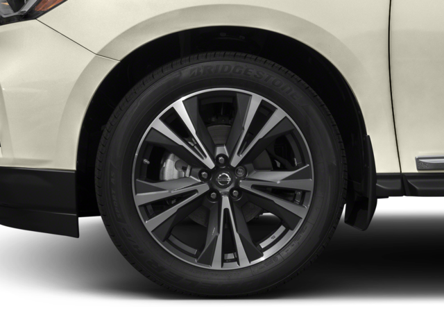 Used 2017 Gun Metallic Nissan Platinum image 8