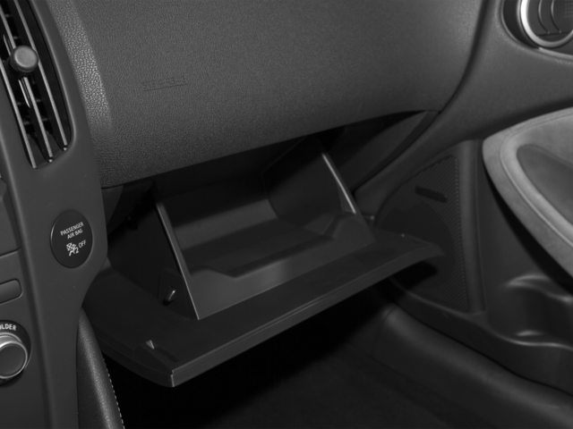 Used 2016 Red Nissan Base image 17
