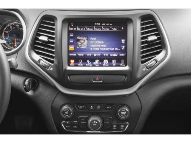 Used 2015 Brilliant Black Crys Jeep Latitude 4WD image 7
