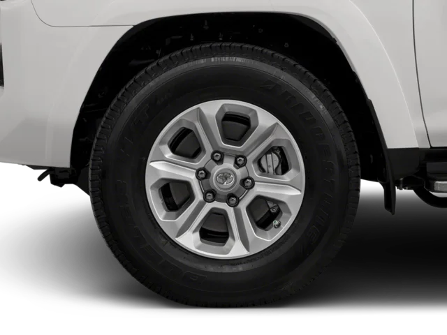 Used 2018 Classic Silver Metallic Toyota SR5 image 13