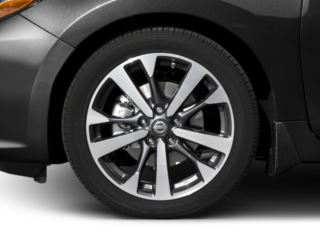 Used 2017 Super Black Nissan 2.5 SR image 8
