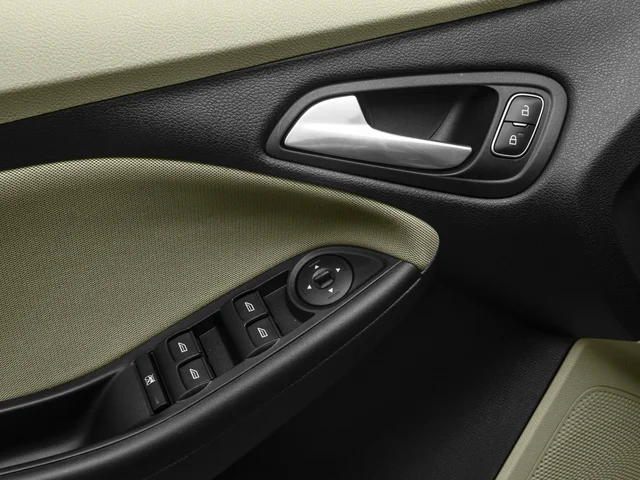 2017 Ford Focus SEL - Photo 17