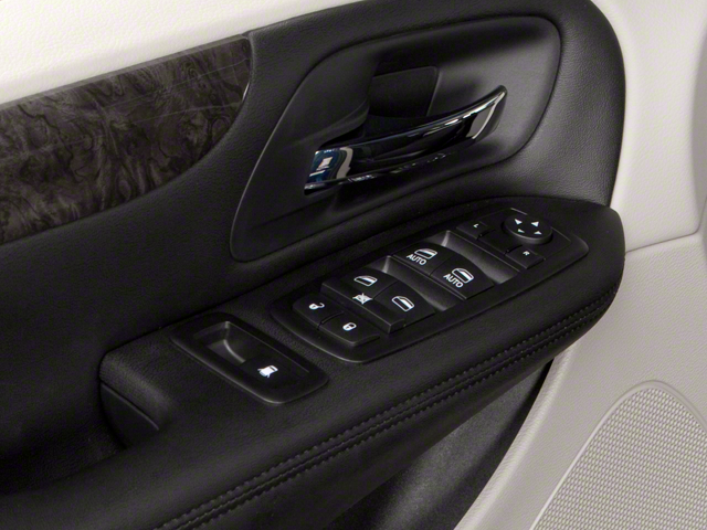 Used 2011 White Dodge Mainstreet image 15