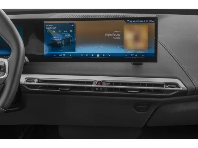 New 2026 Space Silver Metallic BMW xDrive45 image 6