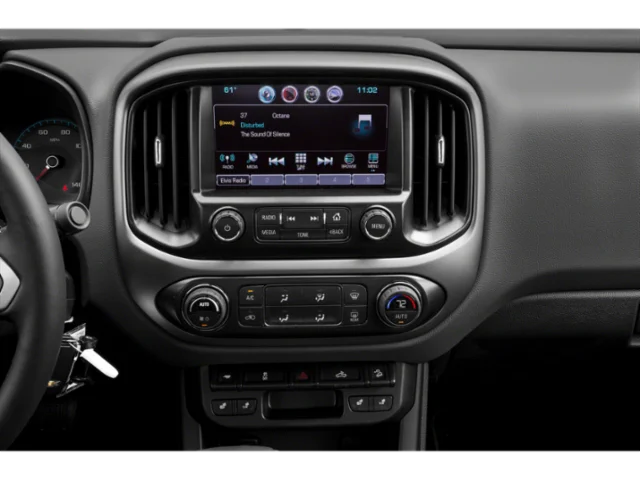 Used 2015 Silver Ice Metallic Chevrolet 4WD Z71 image 7