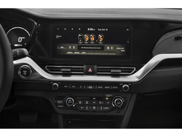 Used 2022 Snow White Pearl Kia EX image 8