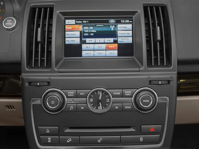 Used 2014 Red Land Rover HSE image 7