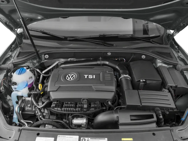 Used 2017 White Volkswagen R-Line w/Comfort Pkg image 10