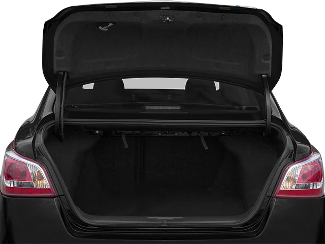 Used 2014 White Nissan 2.5 S image 10