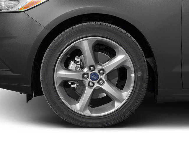 Used 2013 Tuxedo Black Metallic Ford SE image 15
