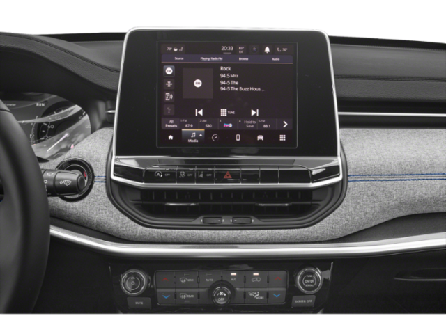 Used 2022 Granite Crystal Clearcoat Metallic Jeep Latitude image 11