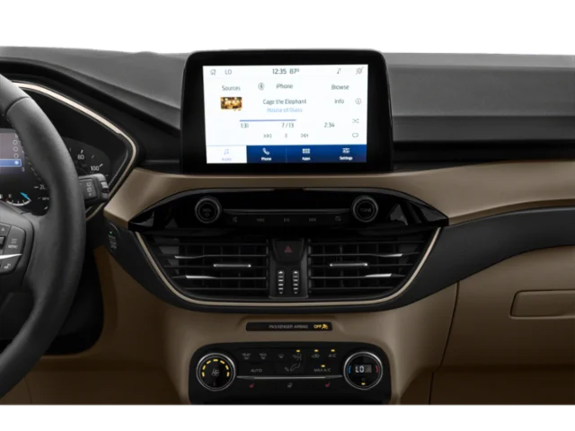 Used 2020  Ford SEL image 10
