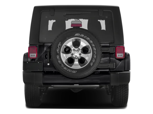 Used 2018 Silver Jeep Sahara image 12