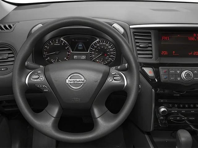 Used 2013 White Nissan Platinum image 4