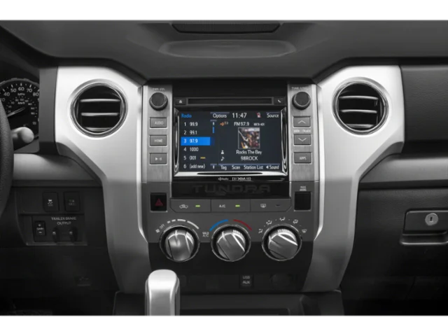 Used 2020 Cement Toyota SR5 image 12