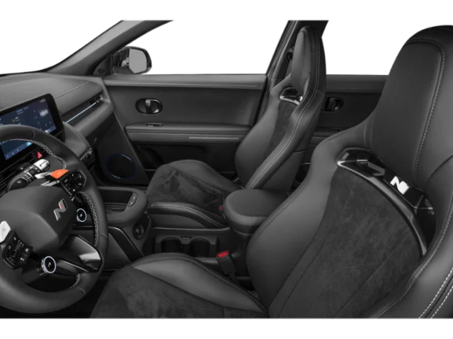 Used 2025 White Hyundai Base image 13
