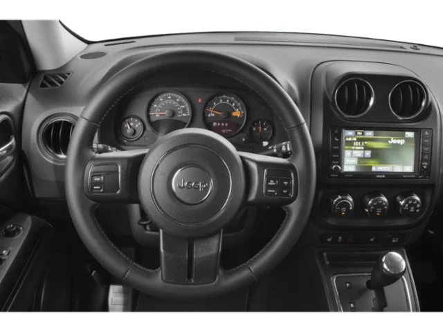 Used 2015 White Jeep High Altitude image 4