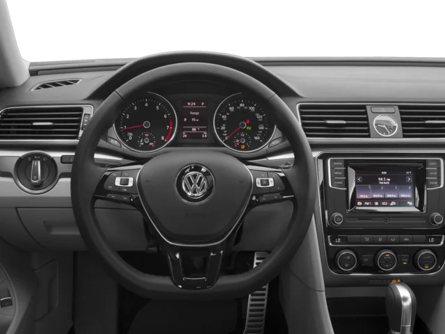Used 2017 White Volkswagen R-Line w/Comfort Pkg image 4