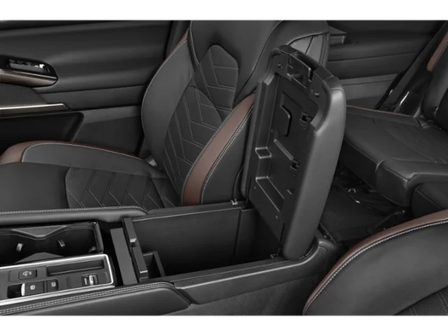 Used 2025 Black Nissan Platinum image 11
