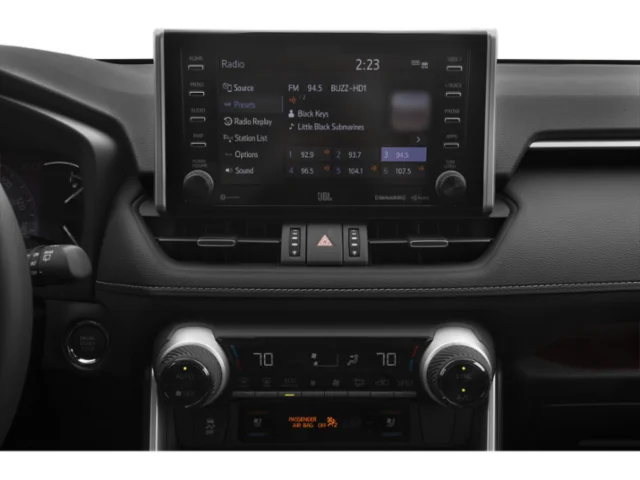 Used 2019  Toyota Limited image 12