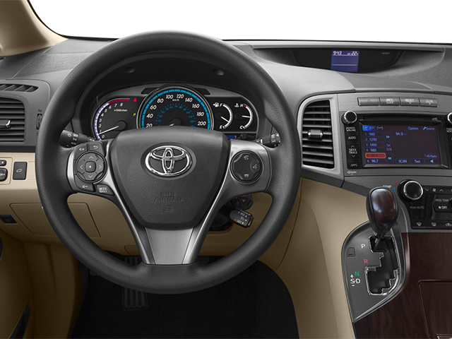 Used 2013 White Toyota LE image 7
