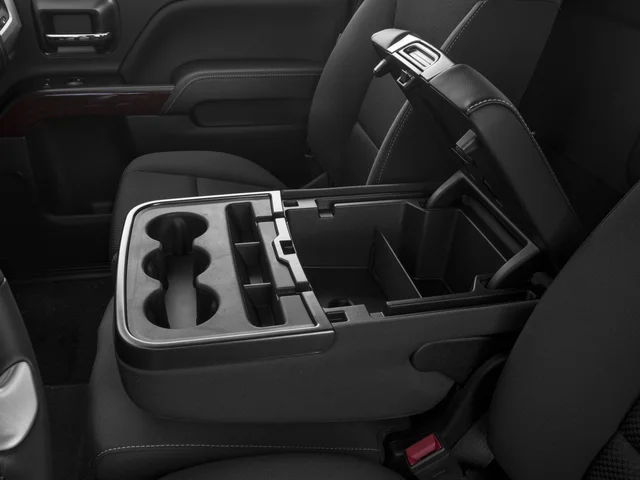 Used 2017 White GMC Base image 11