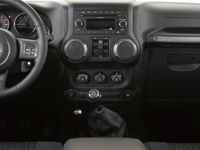 Used 2010  Jeep Unlimited Islander image 11