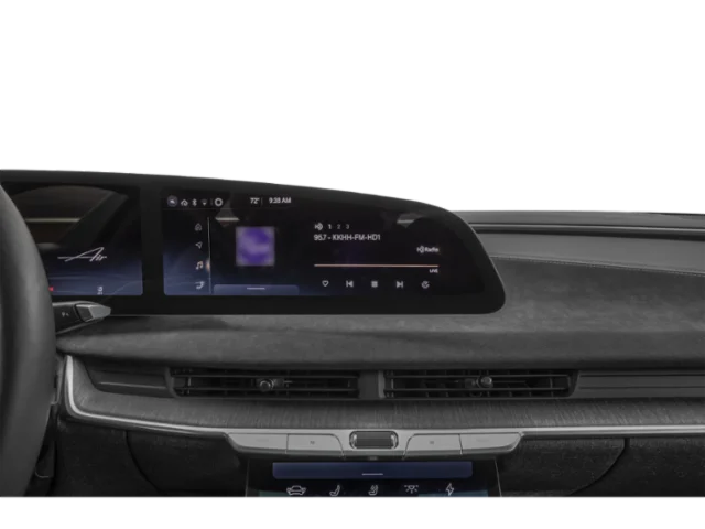 Used 2024  Lucid Pure image 9
