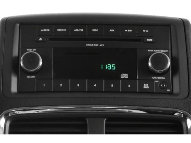 Used 2015 Billet Silver Metallic Dodge AVP image 7