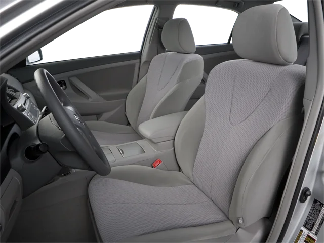 Used 2010  Toyota LE image 8