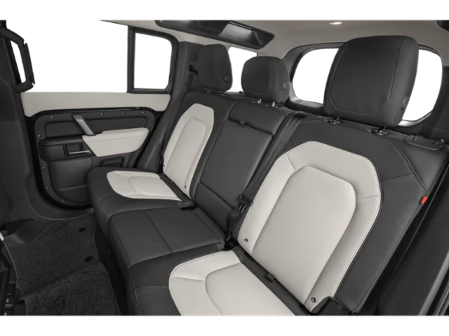 New 2025 Fuji White Land Rover X-Dynamic SE image 19