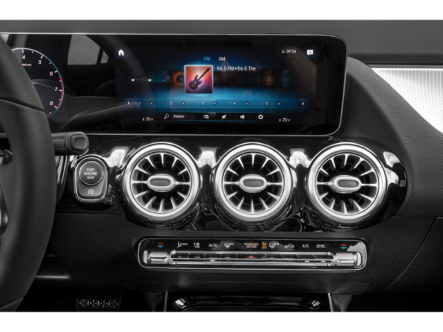 Used 2021 White Mercedes-Benz GLA 250 image 7