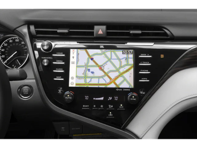 Used 2018 Silver Toyota XLE image 7