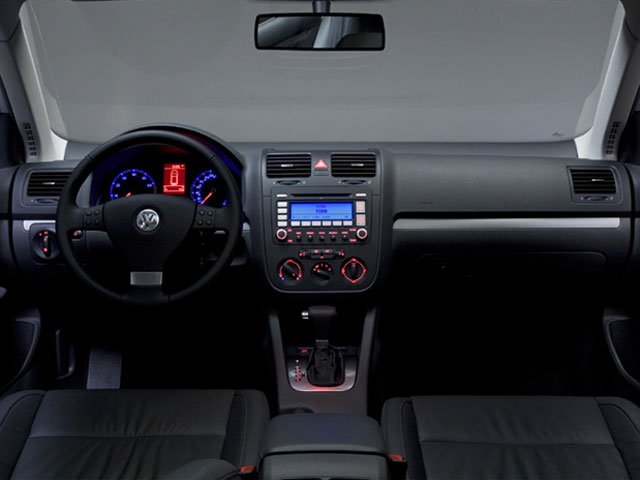 Used 2009  Volkswagen TDI image 4