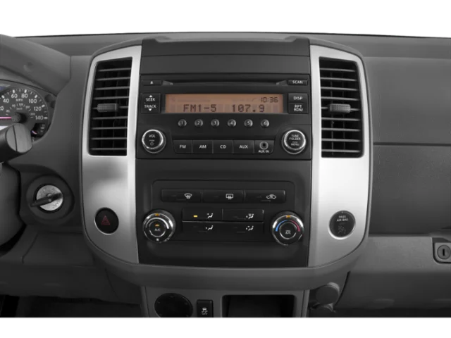 Used 2015 Silver Nissan S image 7