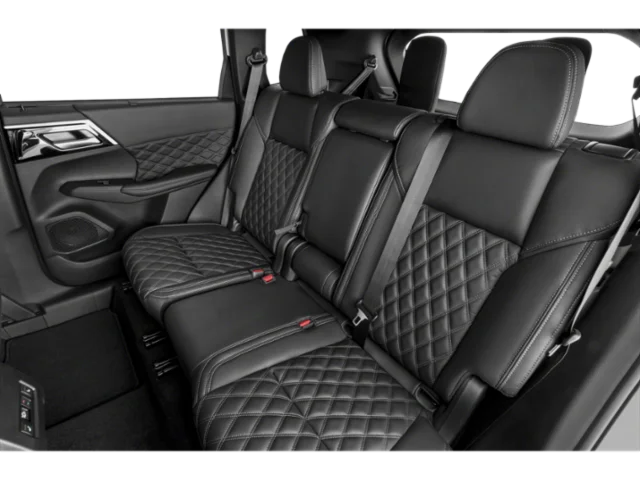 Used 2023  Mitsubishi SEL Black Edition image 16